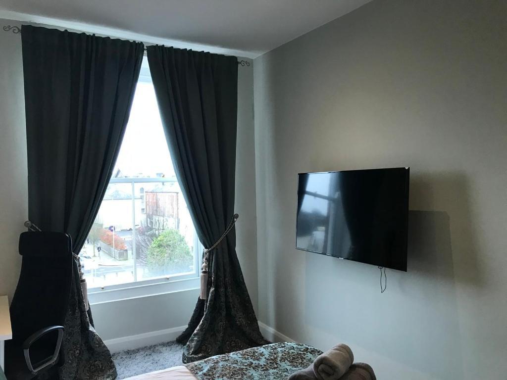 ホテルThe Townhouse コーク エクステリア 写真